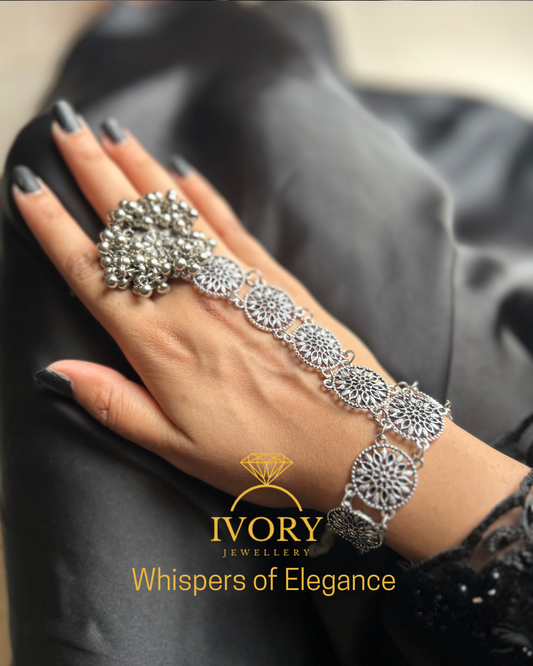 Noor Cuff